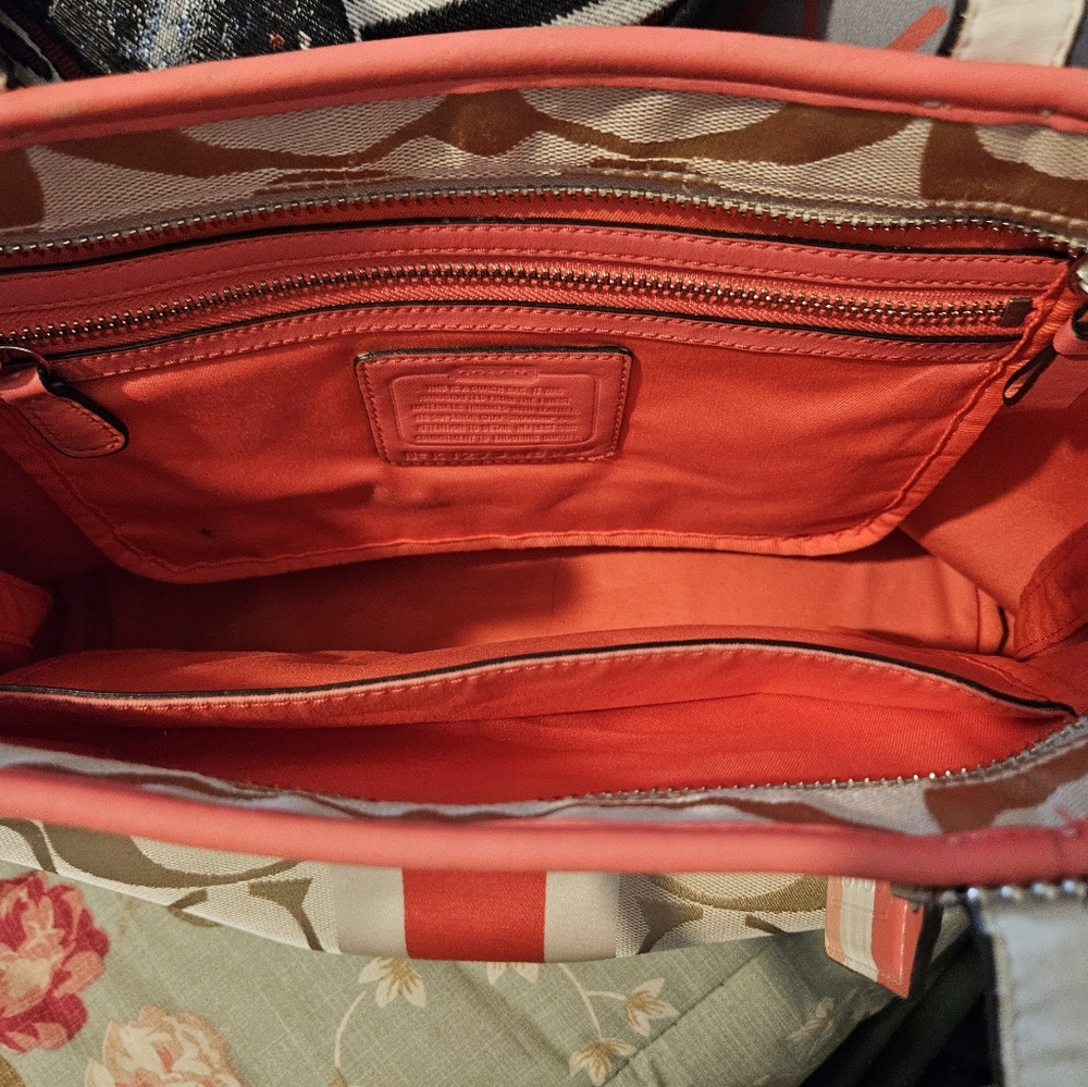 Coach Bag - Picture 2 of 5